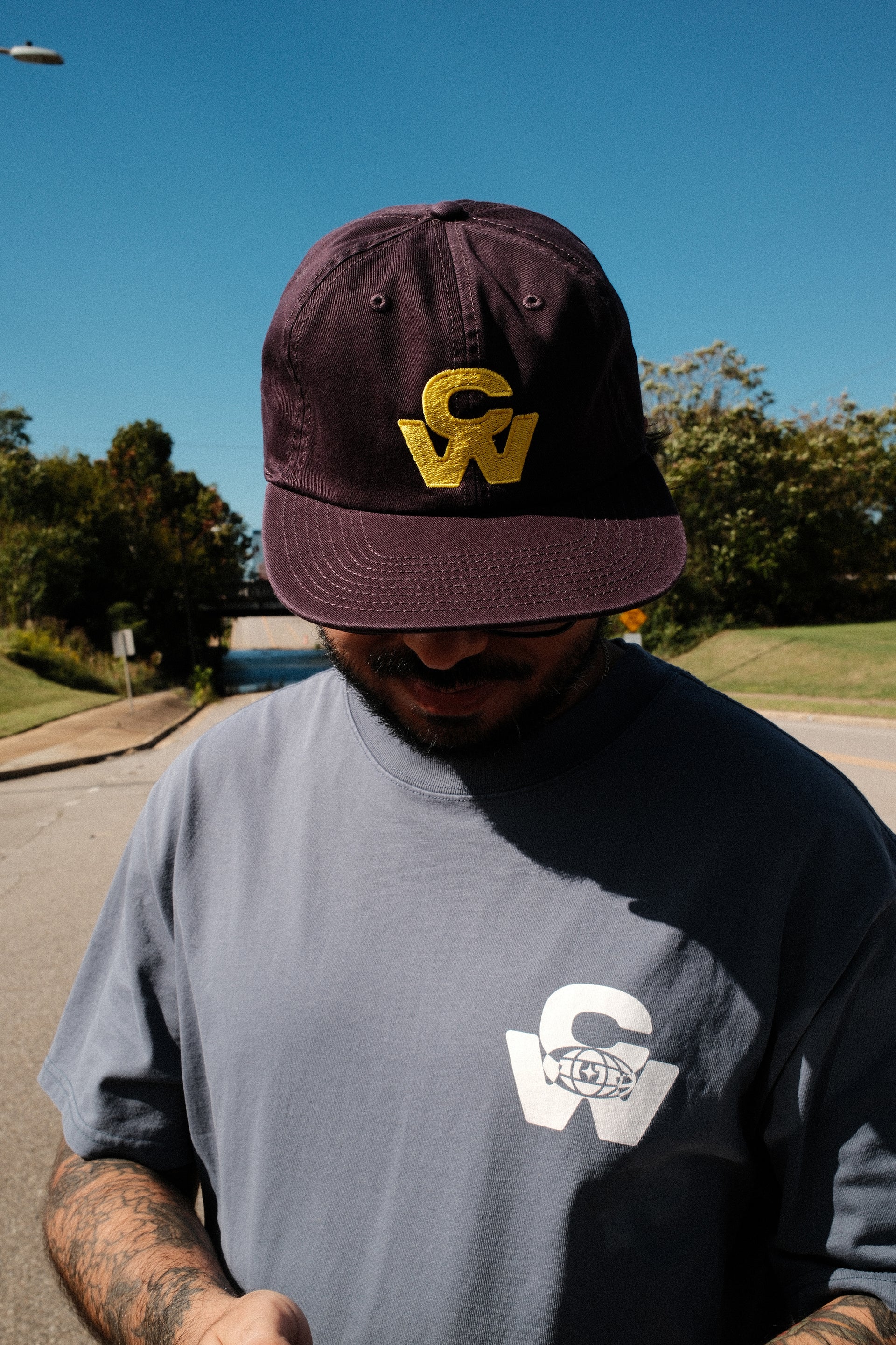FADED CW LOGO CAP PLUM